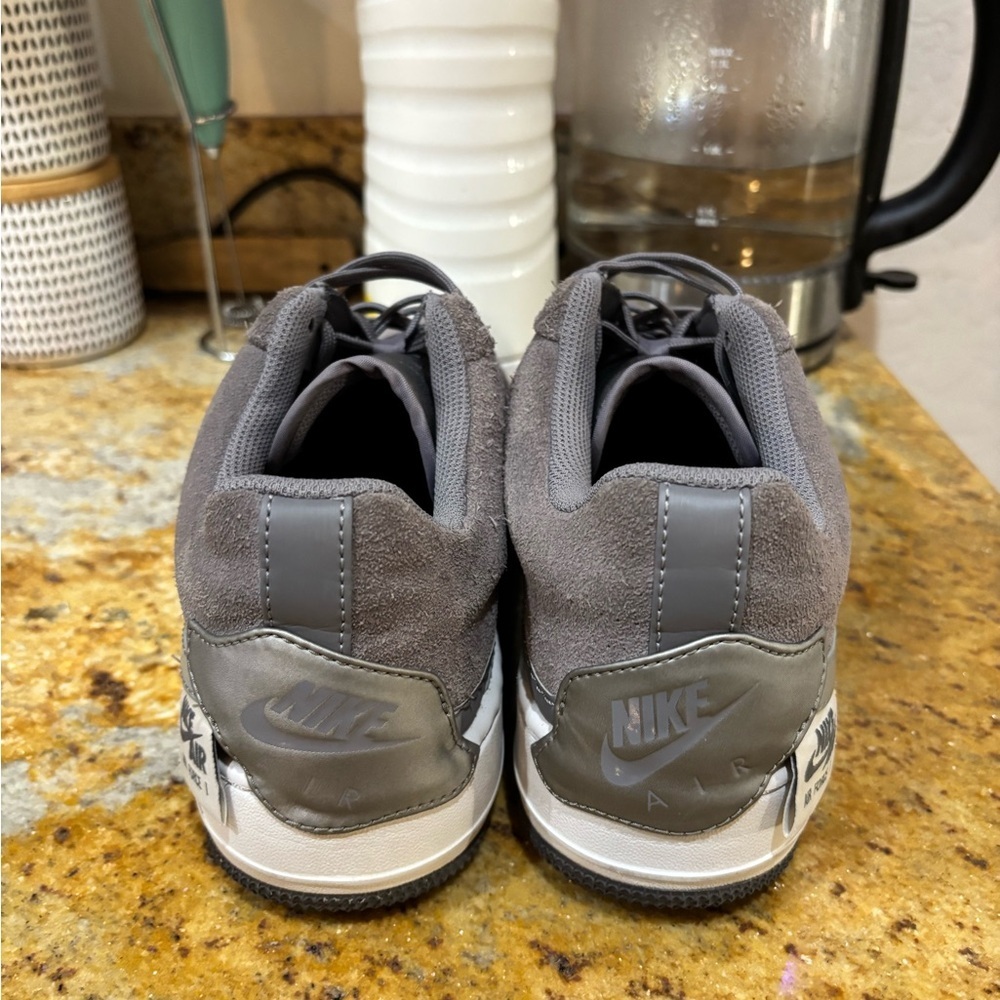 Nike Air Force 1 size 9.5 - Picture 4 of 9